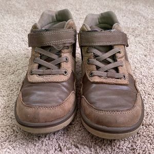 Stride rite high top casual sneaker